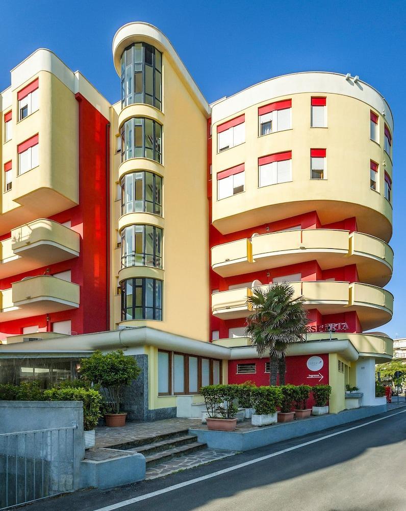 Hotel Esperia Alba Adriatica Εξωτερικό φωτογραφία