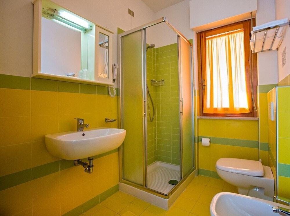 Hotel Esperia Alba Adriatica Εξωτερικό φωτογραφία