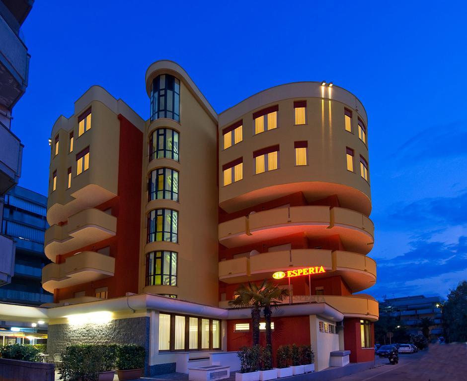 Hotel Esperia Alba Adriatica Δωμάτιο φωτογραφία