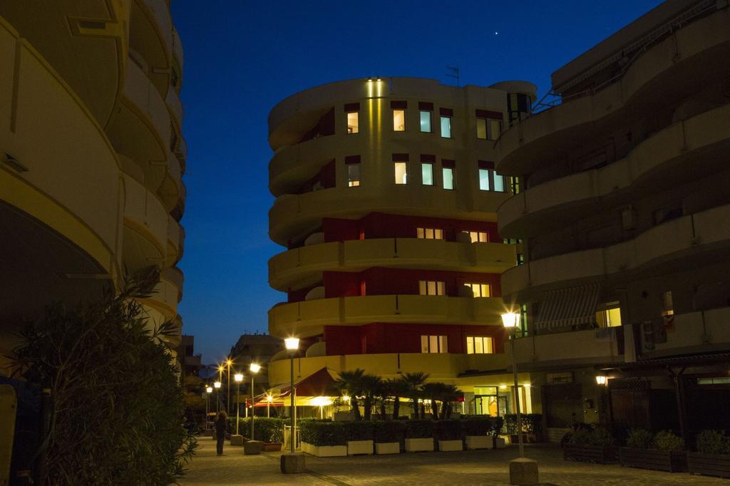 Hotel Esperia Alba Adriatica Εξωτερικό φωτογραφία