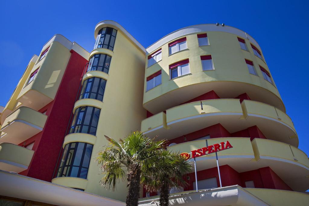 Hotel Esperia Alba Adriatica Εξωτερικό φωτογραφία