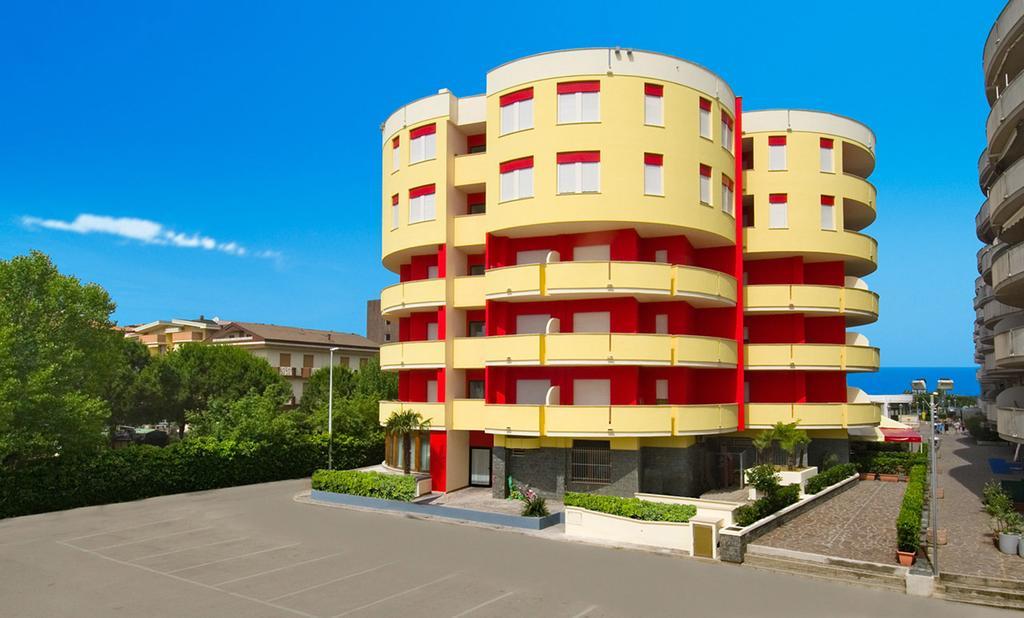 Hotel Esperia Alba Adriatica Εξωτερικό φωτογραφία