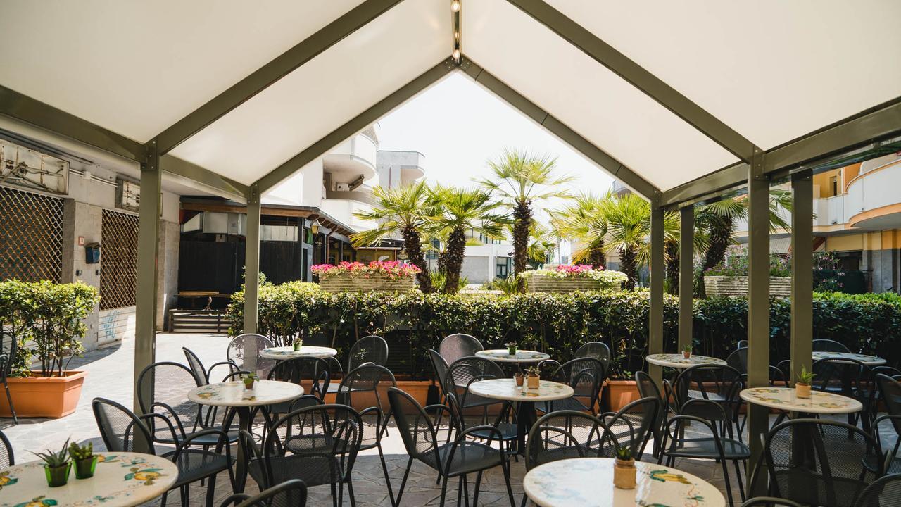 Hotel Esperia Alba Adriatica Εξωτερικό φωτογραφία